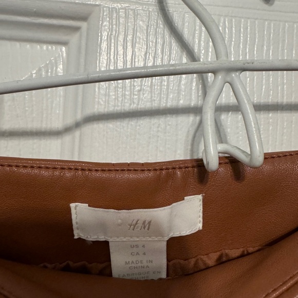 H&M leather skirt - Picture 3 of 3